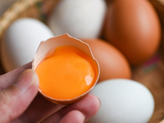 Astaxanthin-Enriched Eggs: How Microalgae Creates a Next-Generation Functional Food